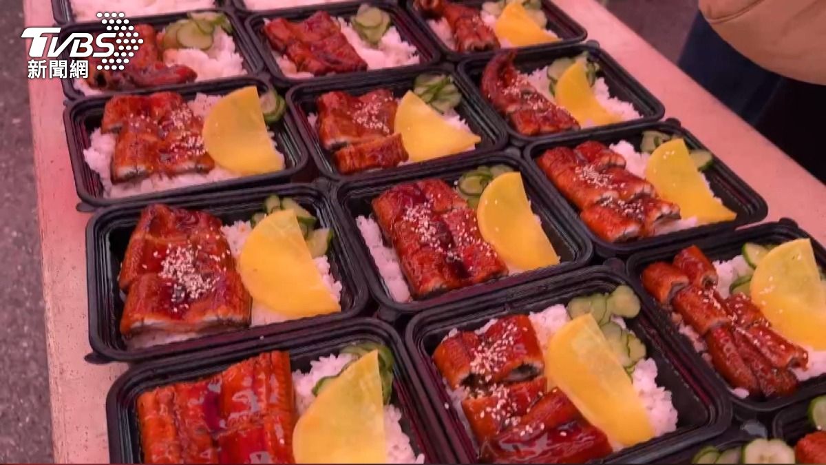 鰻魚節登場!「蒲燒鰻飯」限量200份免費吃。(圖/TVBS)