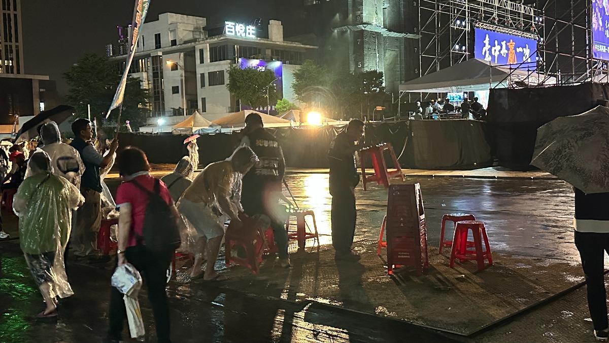 台中86歲翁參加反罷免藍營造勢!疑車上噎到斷氣 送醫搶救亡