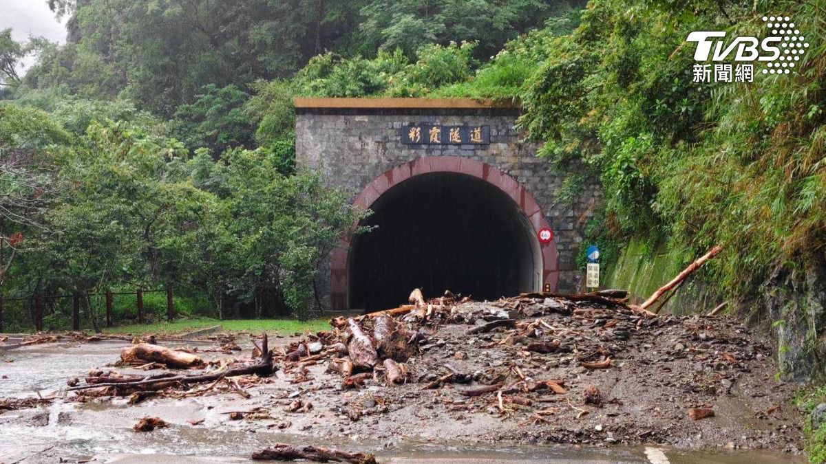 強降雨致災!台東南橫公路封閉 公路局估下午5時搶通