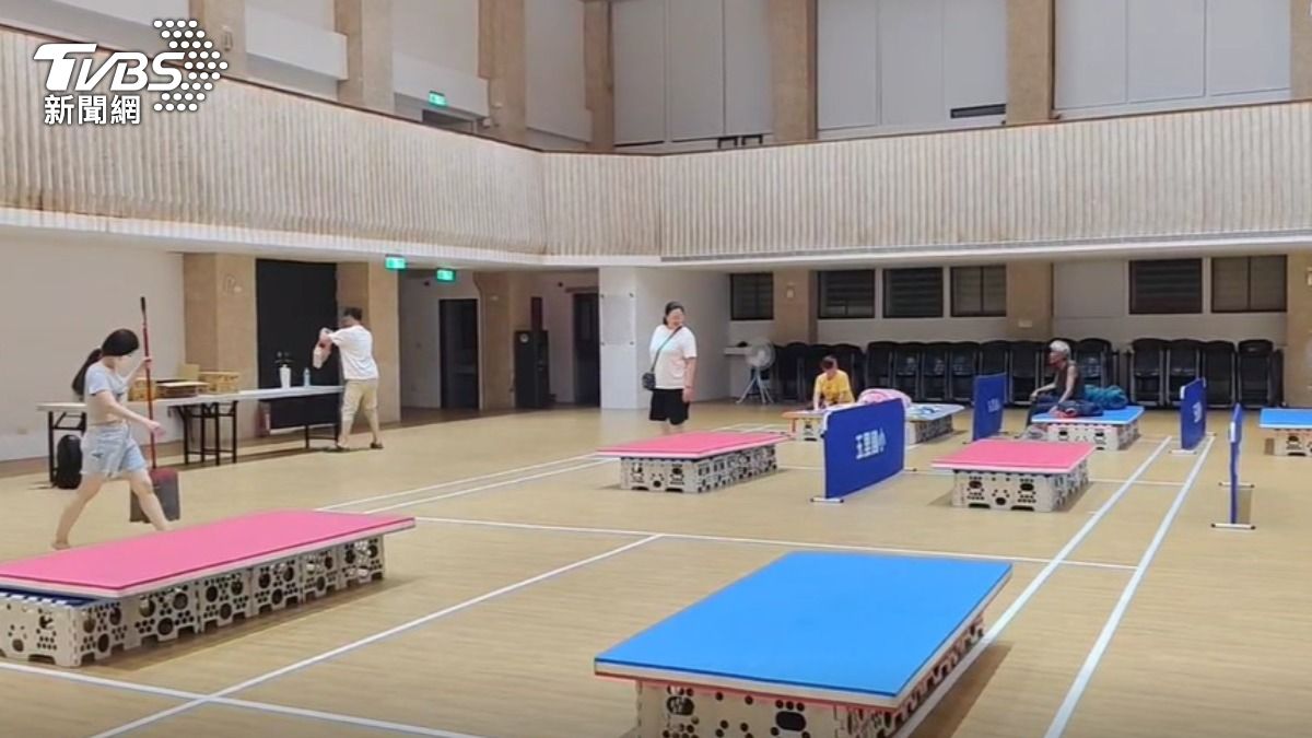 東豐里屬於土石流高危險區域,居民19日晚間緊急撤離。(圖/TVBS)