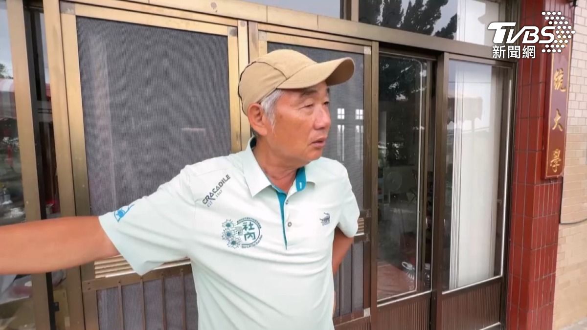 里長協調里民糾紛遭里幹事亮刀對峙（圖／TVBS）