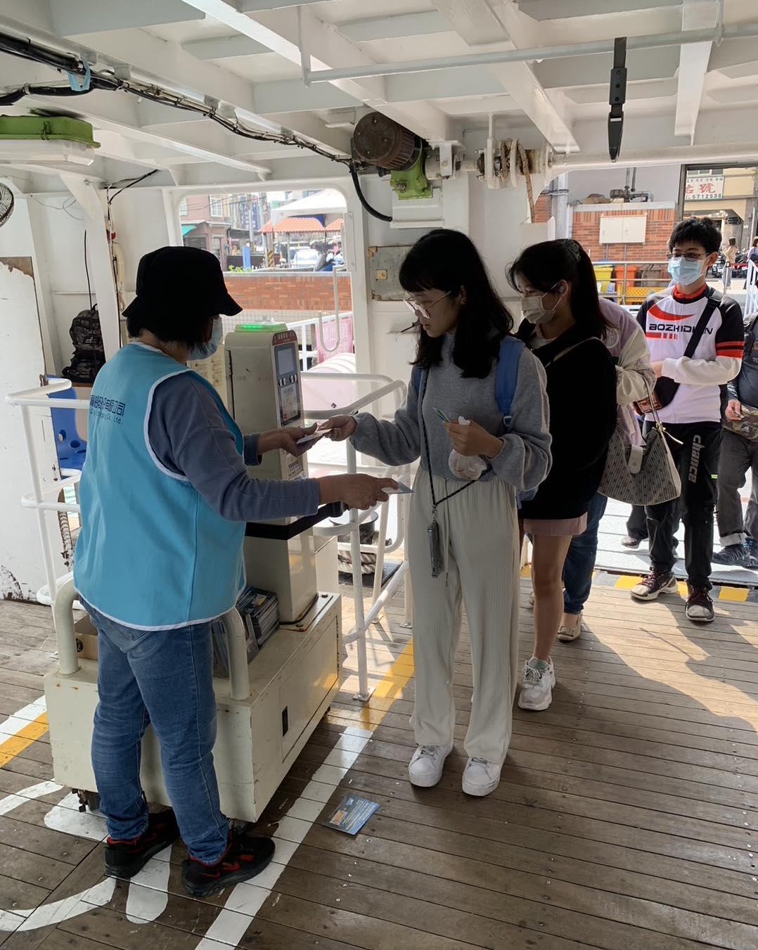 歐女原先在鼓山輪渡站擔任收票人員工作。(示意圖,翻攝自高雄輪船公司臉書)
