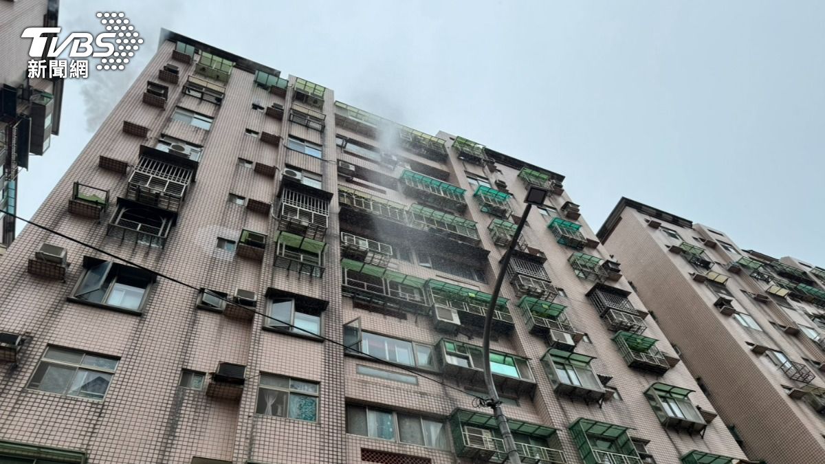 快訊/淡水大樓住宅失火「濃煙狂竄」 1男童預防性送醫