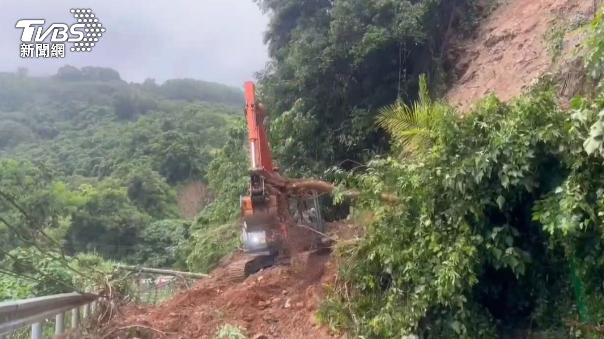 快訊/花蓮豪雨!卓溪土石坍方 立山國小緊急停班停課