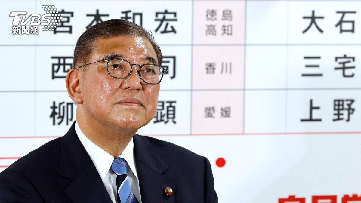 自民黨與公明黨組成的執政聯盟丟掉參議院主導權,日本首相石破茂表情凝重。(圖/達志影像美聯社)