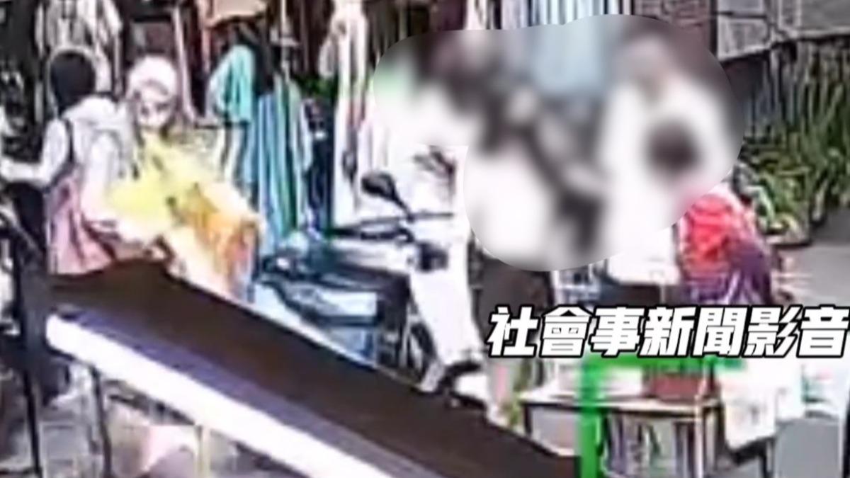 高雄假和尚3秒摸走一支手機。（圖／翻攝社會事新聞影音）