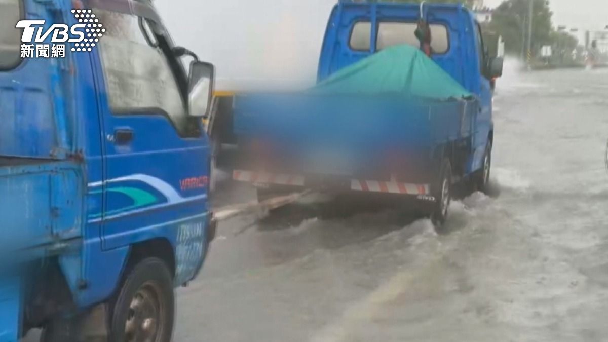 台東暴雨釀災，全台雨量排名前37，台東包辦「全台最濕」。（圖／TVBS）