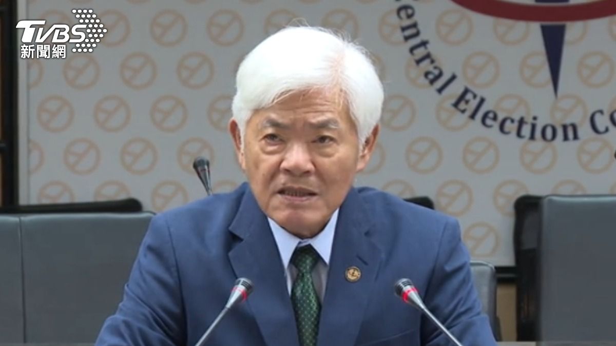 中選會主委李進勇遭爆濫用公務車，中選會表示主委僅是「順路買晚餐」。（圖／ＴＶＢＳ）