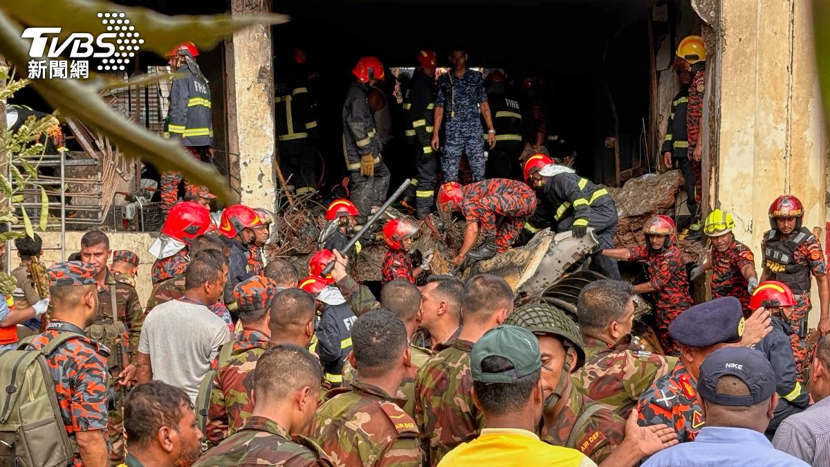 孟加拉軍機墜毀!校園內炸成火球 至少19死、逾百人傷
