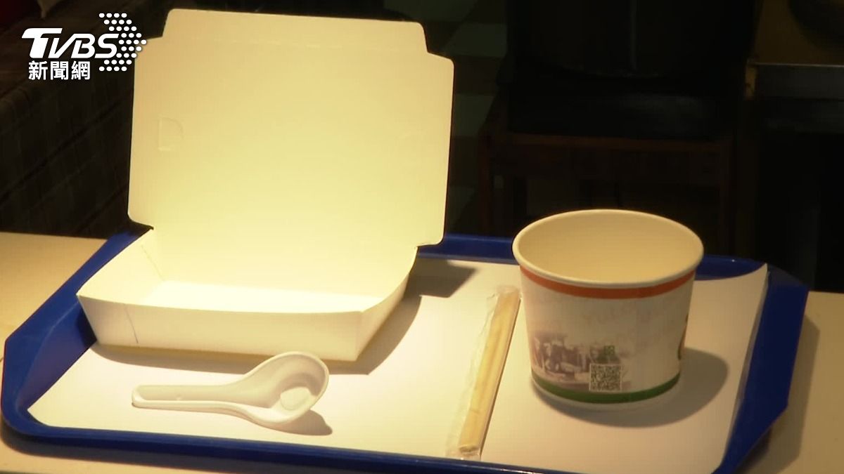 台北免洗餐具今起收費。(圖/TVBS)