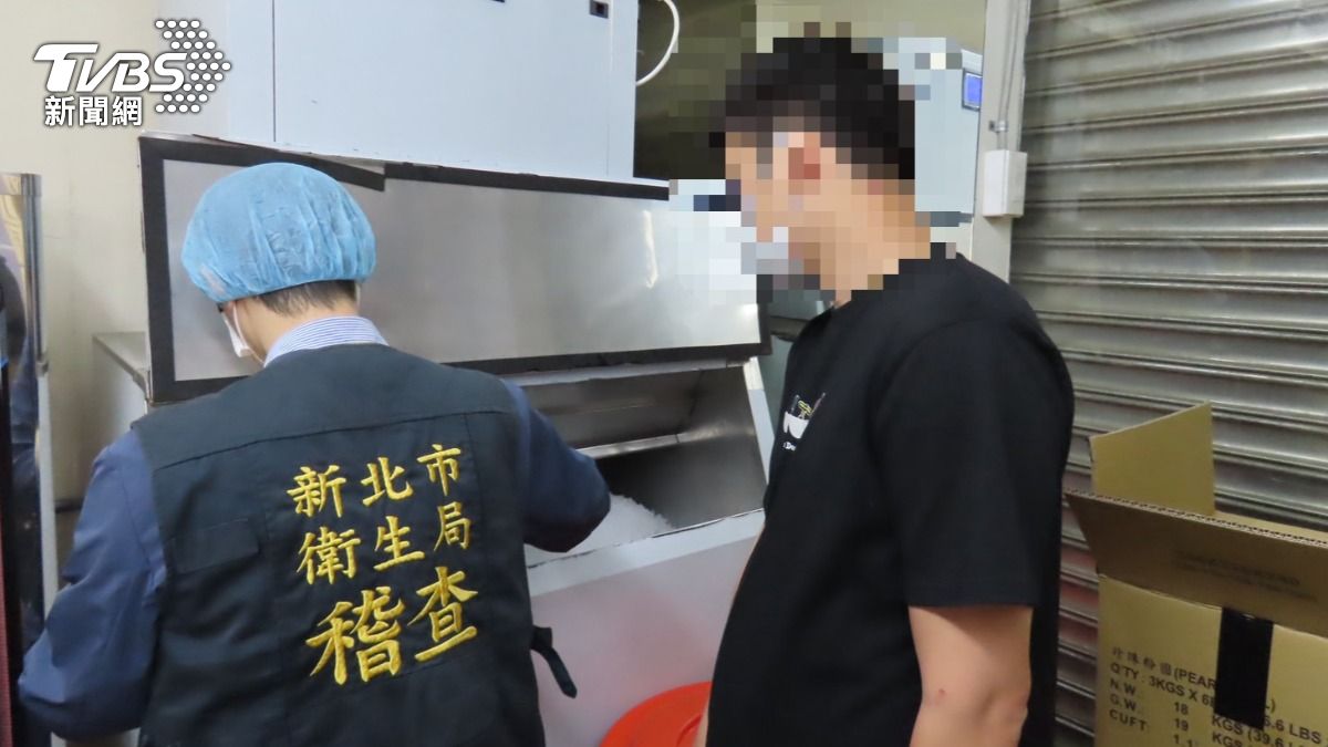 衛生局前往店家稽查。(圖/新北衛生局提供)