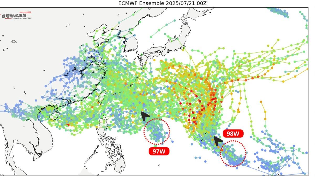熱帶擾動97Ｗ、98Ｗ逐漸形成。（圖／翻攝自台灣颱風論壇｜天氣特急臉書）