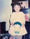劉端端童年曾扮女裝。(圖/緯來提供)