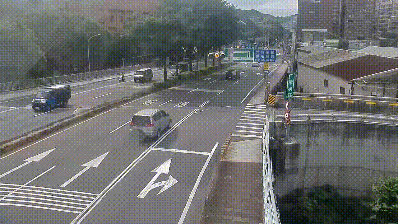 翻車瞬間曝光。(圖/TVBS)