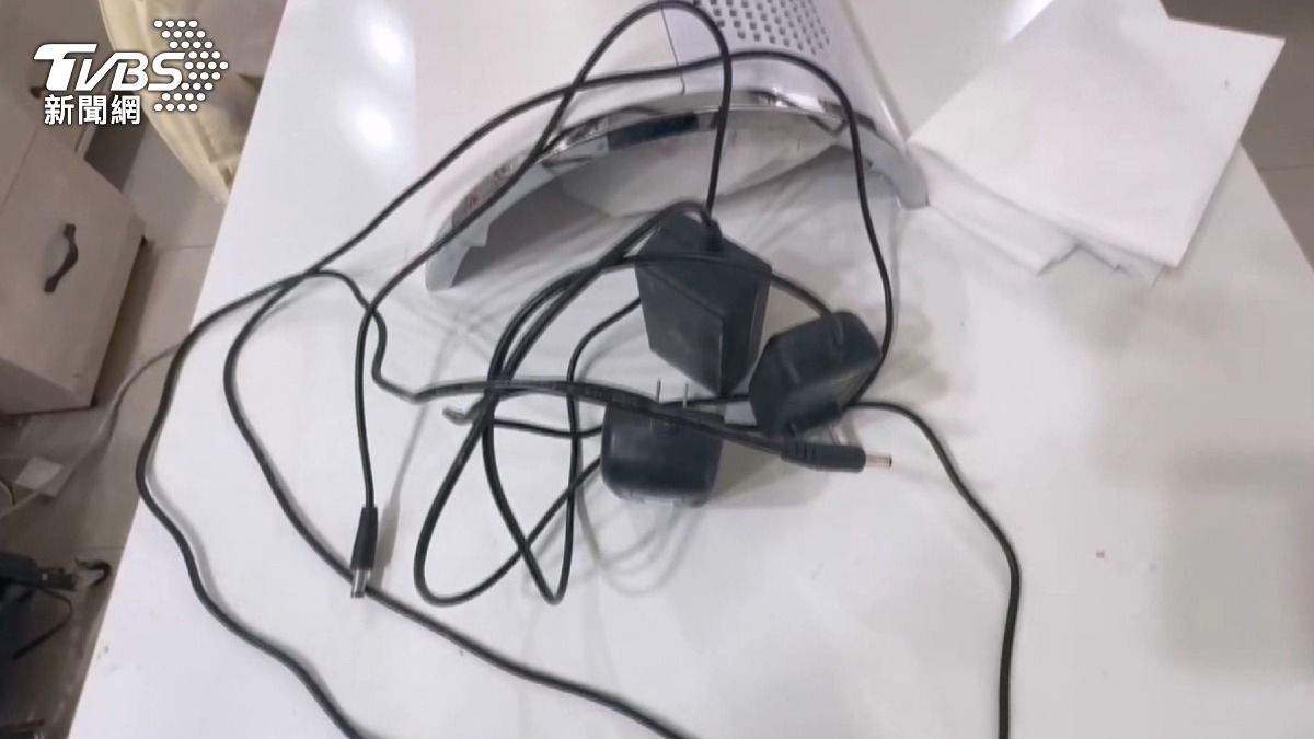 疑似因粉塵機混用電源線,導致機器短路。(圖/TVBS)