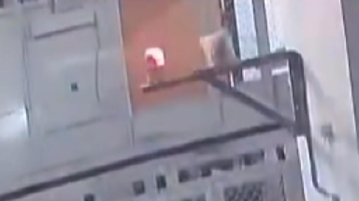 2度亮燈警示間隔50秒,1打2離開需要較多時間。(圖/民眾提供)