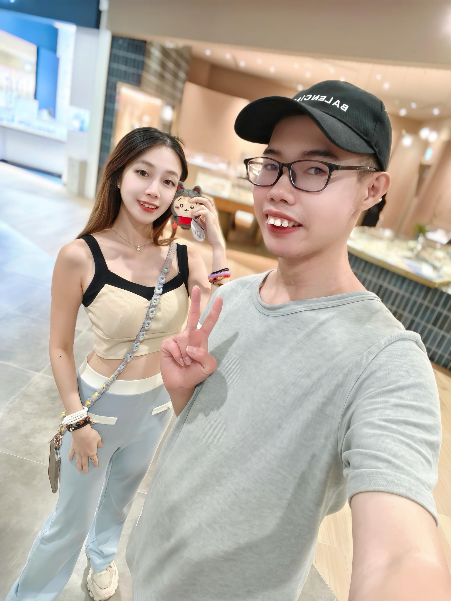 鄧佳華-簡簡-鄧佳華女友-鄧佳華簡簡