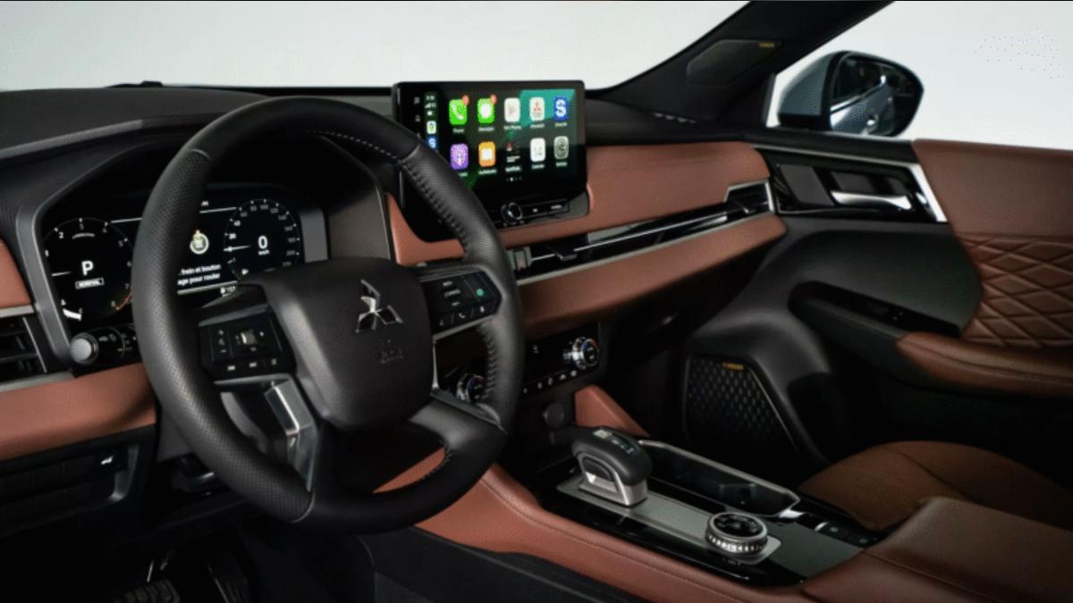 小改款Outlander PHEV比照Outlander加強車內隔音。(圖/Mitsubishi提供)