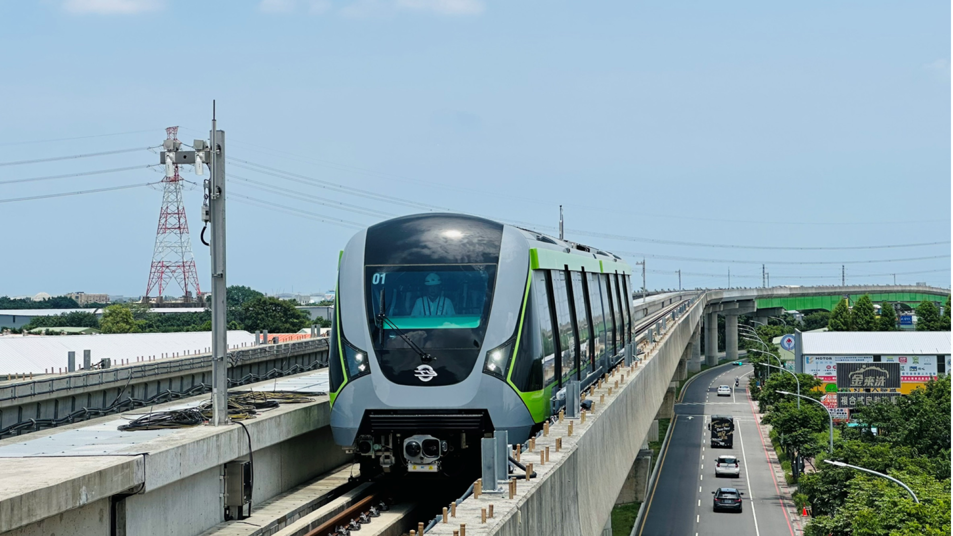 ▲捷運綠線列車高架段動態測試。(圖片來源:桃園市政府捷運工程局)