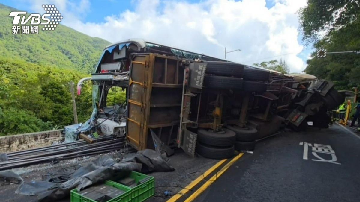 聯結車撞國光客運釀1死14傷　監理站：公司有連帶責任