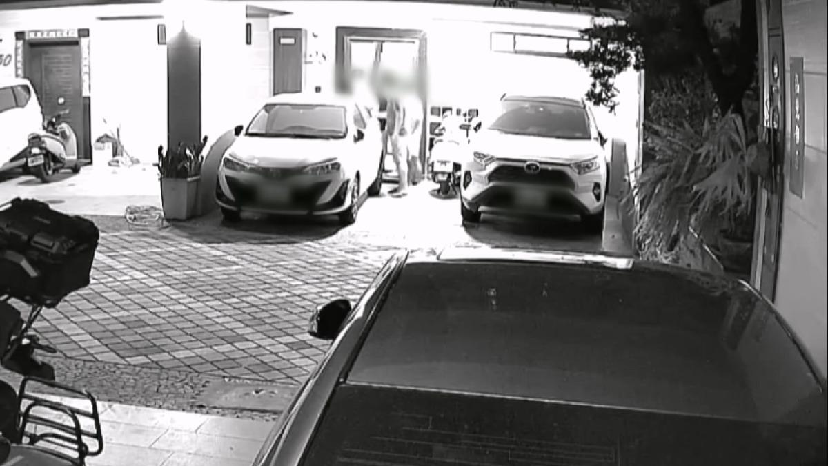 飼主事後發現，一度找對方理論，雙方爆發爭吵，還驚動警方到場（圖／翻攝社會事新聞影音）