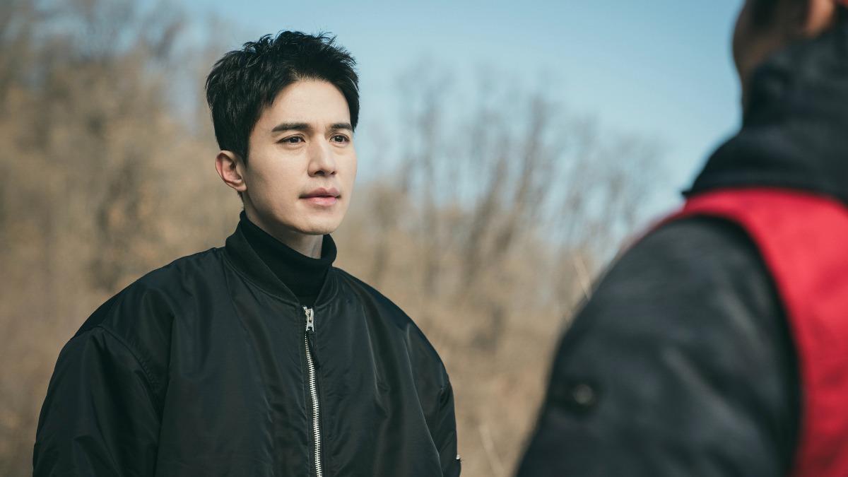 「雙李長腿CP」李棟旭、李聖經上演《小姐與流氓》談戀愛。(圖/Disney+提供)