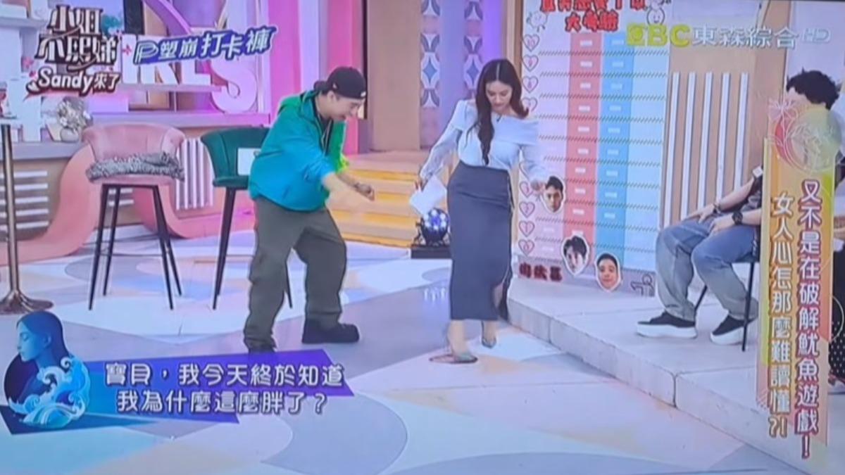 吳姍儒踩劉宇寧的頭像，馬上被派翠克阻止。（圖／翻攝小姐不熙娣）
