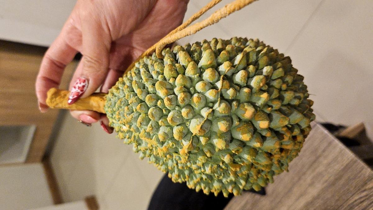 飛泰國玩出事!她買1伴手禮「海關逼開行李箱」:人生第1次