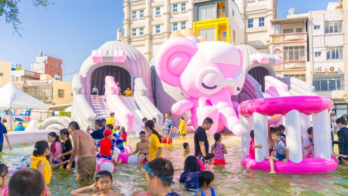 水樂園有4座全新跳床滑水道。（圖／高雄市政府）