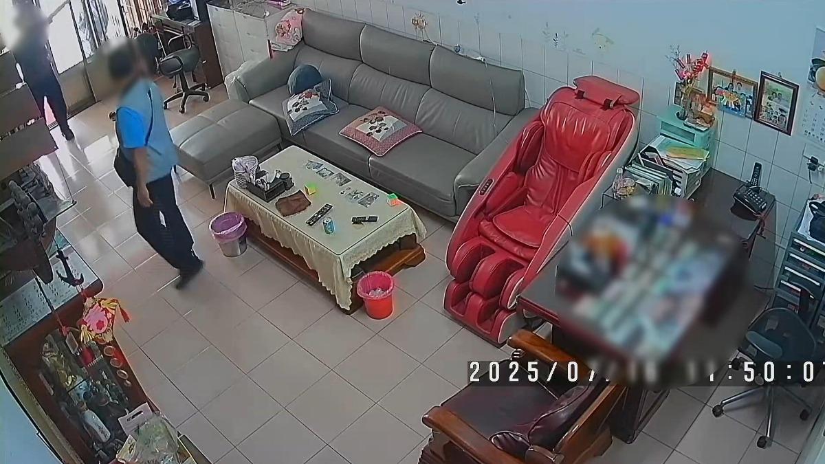 便衣警未經許可進屋翻抽屜 台南警:持拘票執行公務合法。(圖/民眾提供)