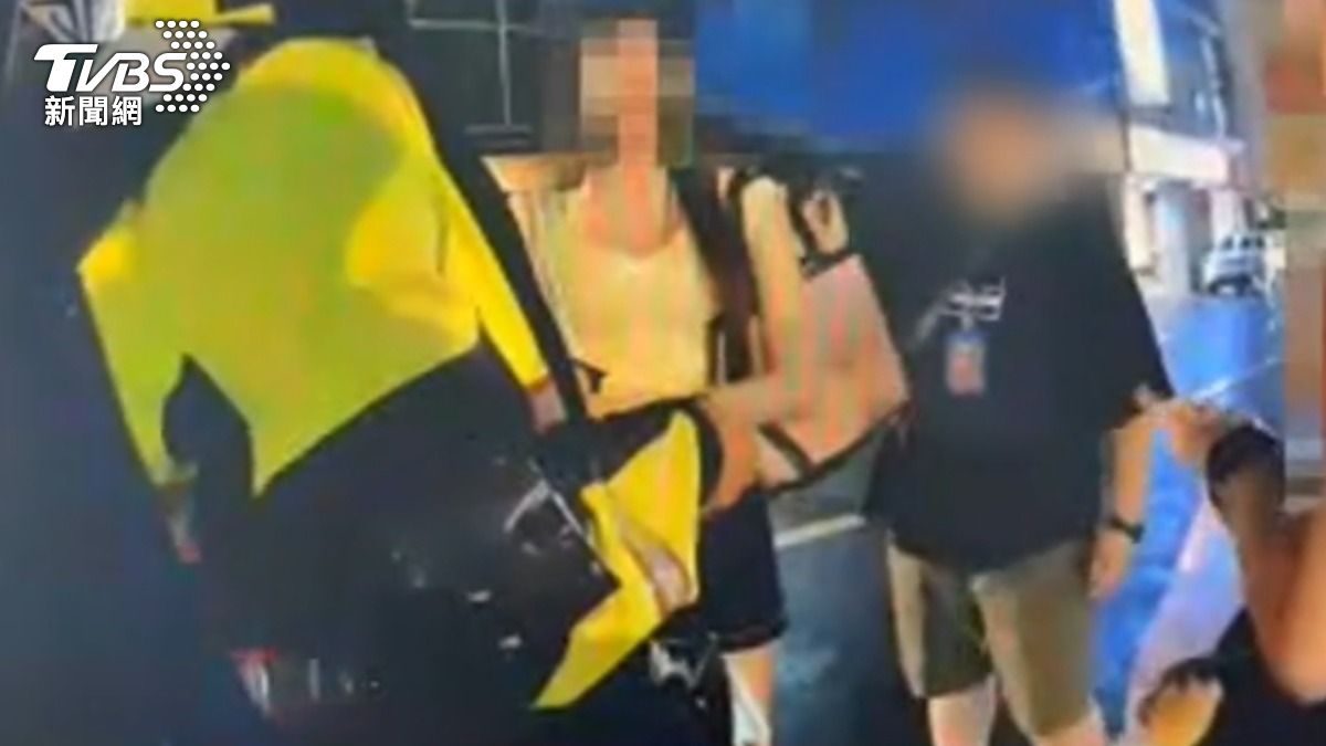 職籃啦啦隊女神闕闕被警方誤認成外籍移工。(圖/TVBS)