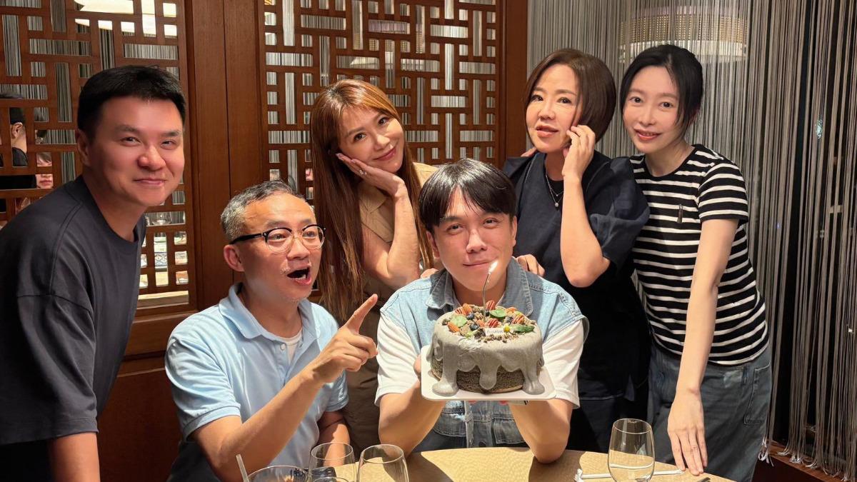 于美人、佩甄以及許常德等人替許志豪慶生。（圖／翻攝自許志豪臉書）