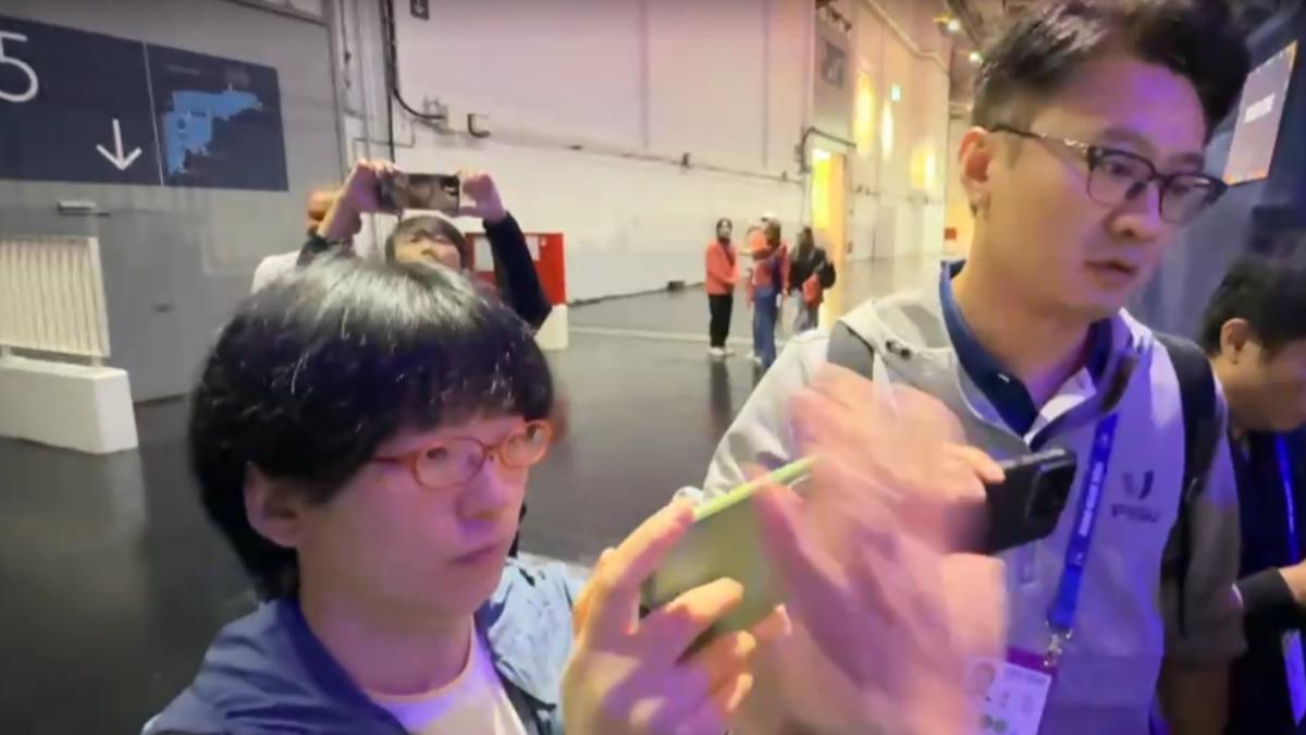 中華隊世大運遭鬧場!大陸官員出手搶賀電 衝突畫面曝光
