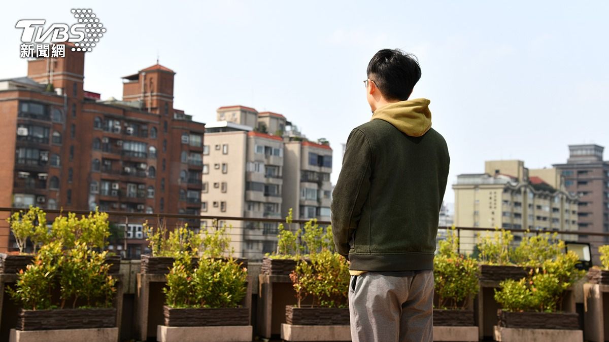 北漂工作的蔡先生，參與北市14次的社宅抽籤卻都槓龜。（圖／胡瑞麒攝）