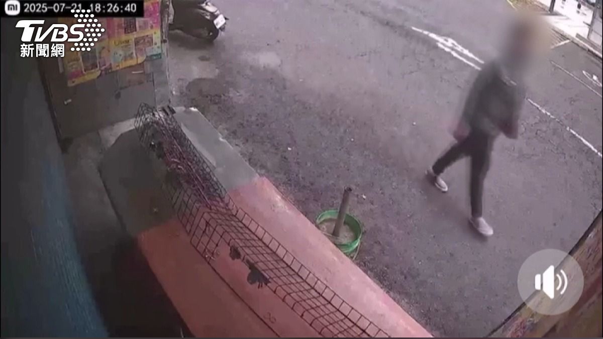 財神廟旁偷刮刮樂！賊半小時「良心發現」投案。(圖／TVBS)