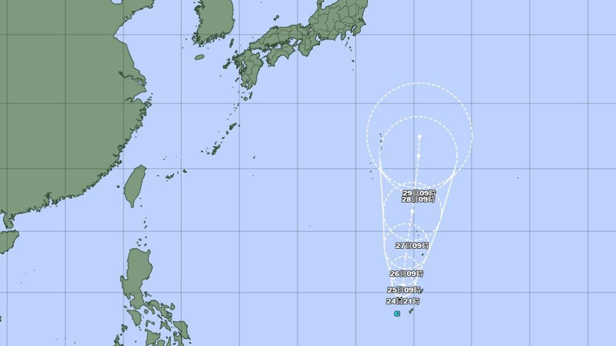 熱帶低壓TD12恐怕將升成颱風「柯羅莎」，但氣象粉專「台灣颱風論壇｜天氣特急」強調，對台灣不會有直接影響。（圖／翻攝FB台灣颱風論壇｜天氣特急 ） 