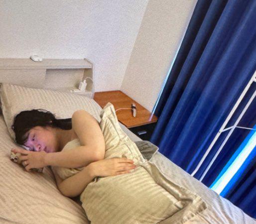 進藤天音昨天爆出疑似偷吃的床照。(圖/翻攝自推特)
