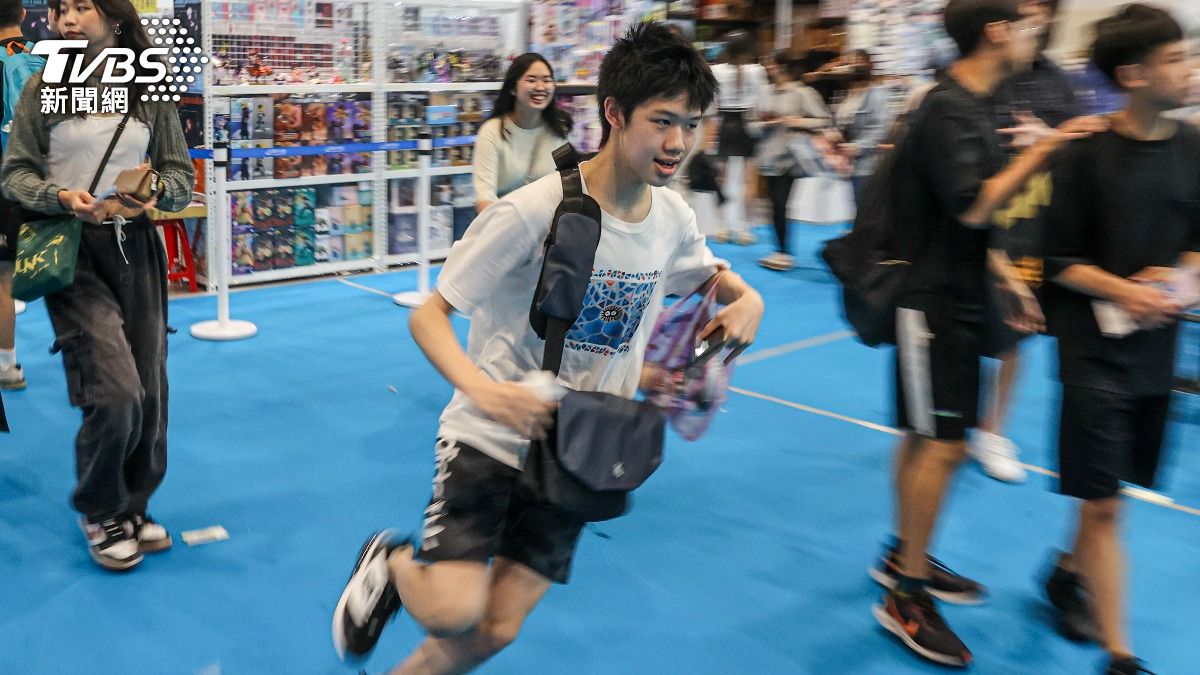 3萬人排隊等2025漫博開跑 5天估創3億商機