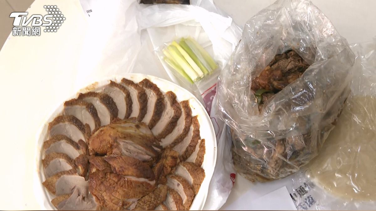 豐原烤鴨店爆食安,20人上吐下瀉。(圖/TVBS)