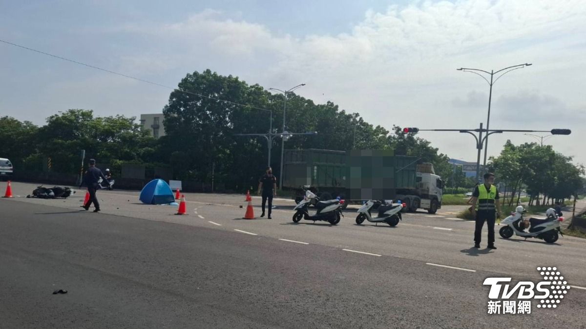 快訊/高雄聯結車左轉輾機車 男大生捲巨輪「全身變形」亡