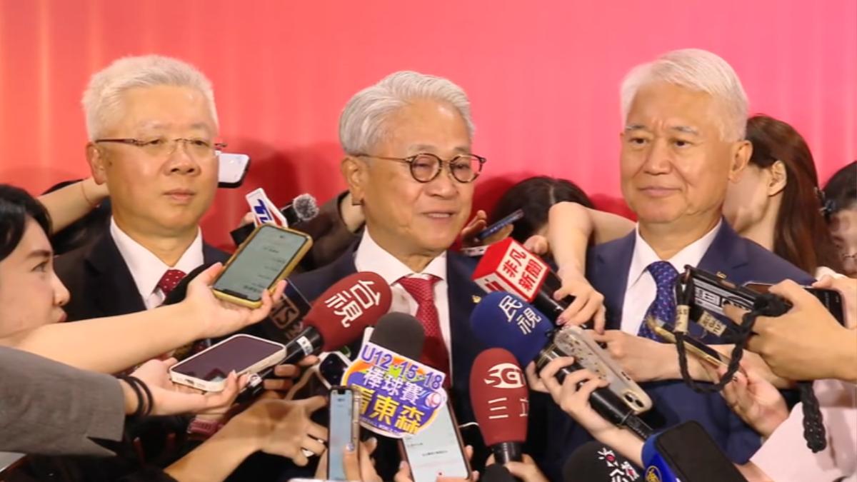 台新新光金控正式合併,成為金控第四大。(圖/TVBS)