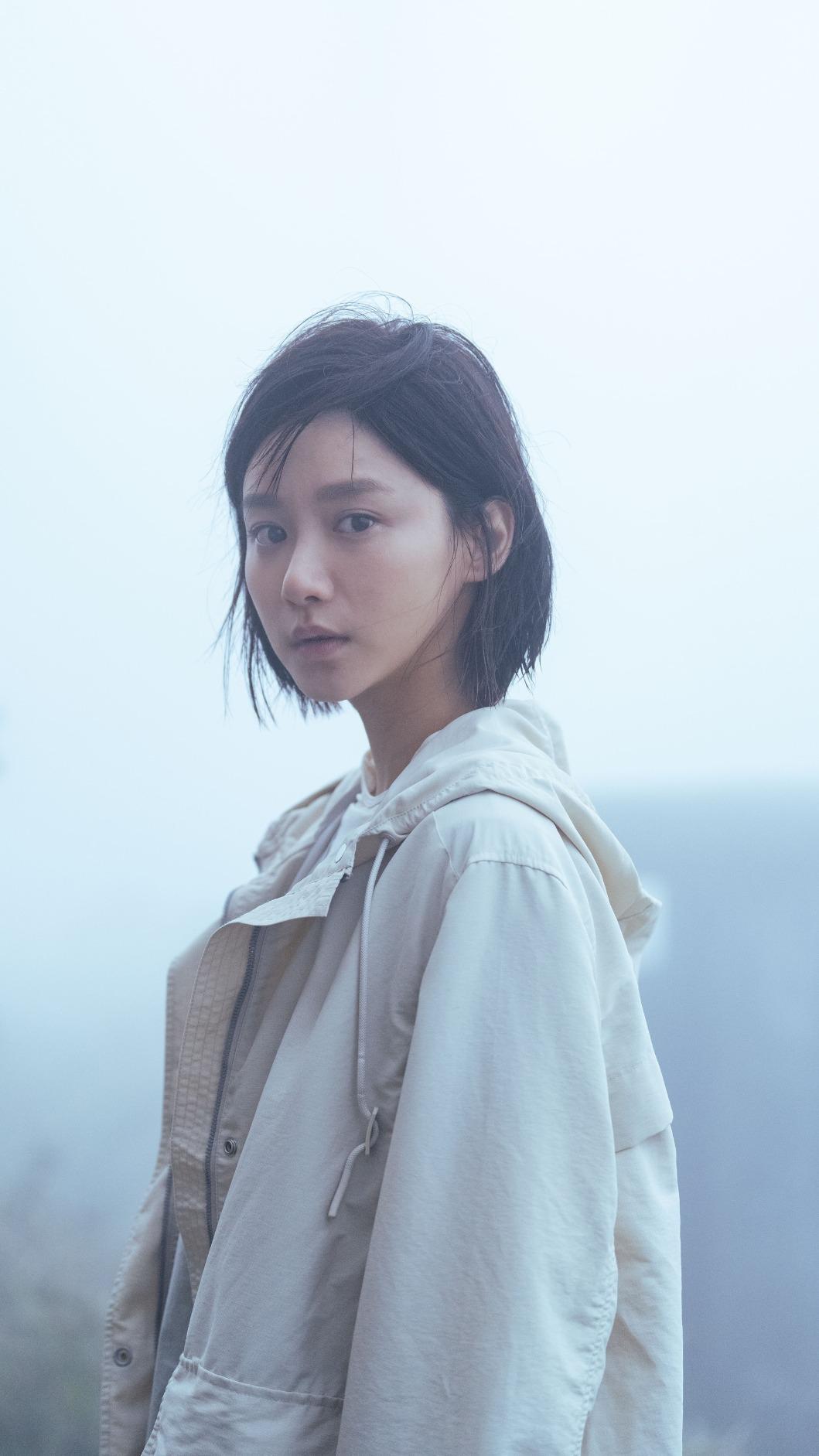 袁澧林在片中飾演來自「優日區」的實習醫生安晴。(圖/甲上提供)