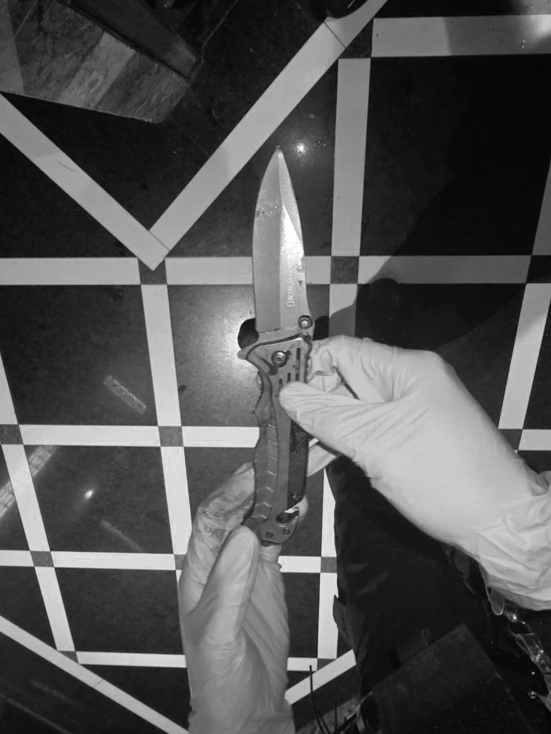 林男犯案折疊刀。(警方提供)
