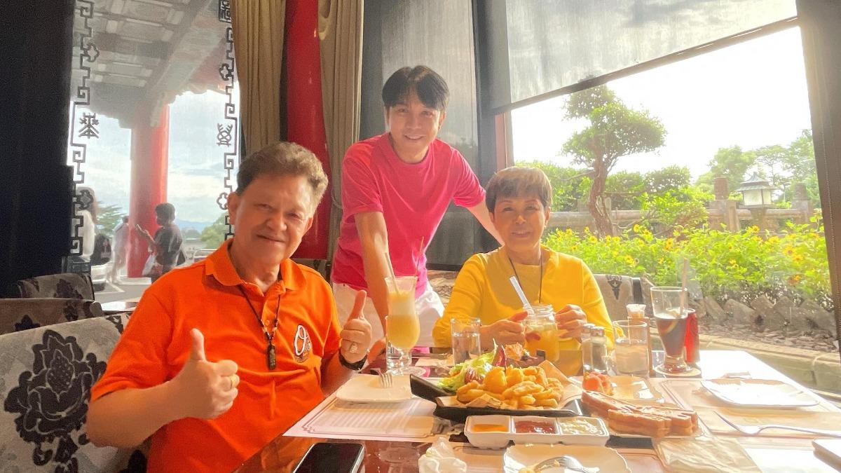 許志豪對爸媽非常孝順。(圖/翻攝自許志豪臉書)