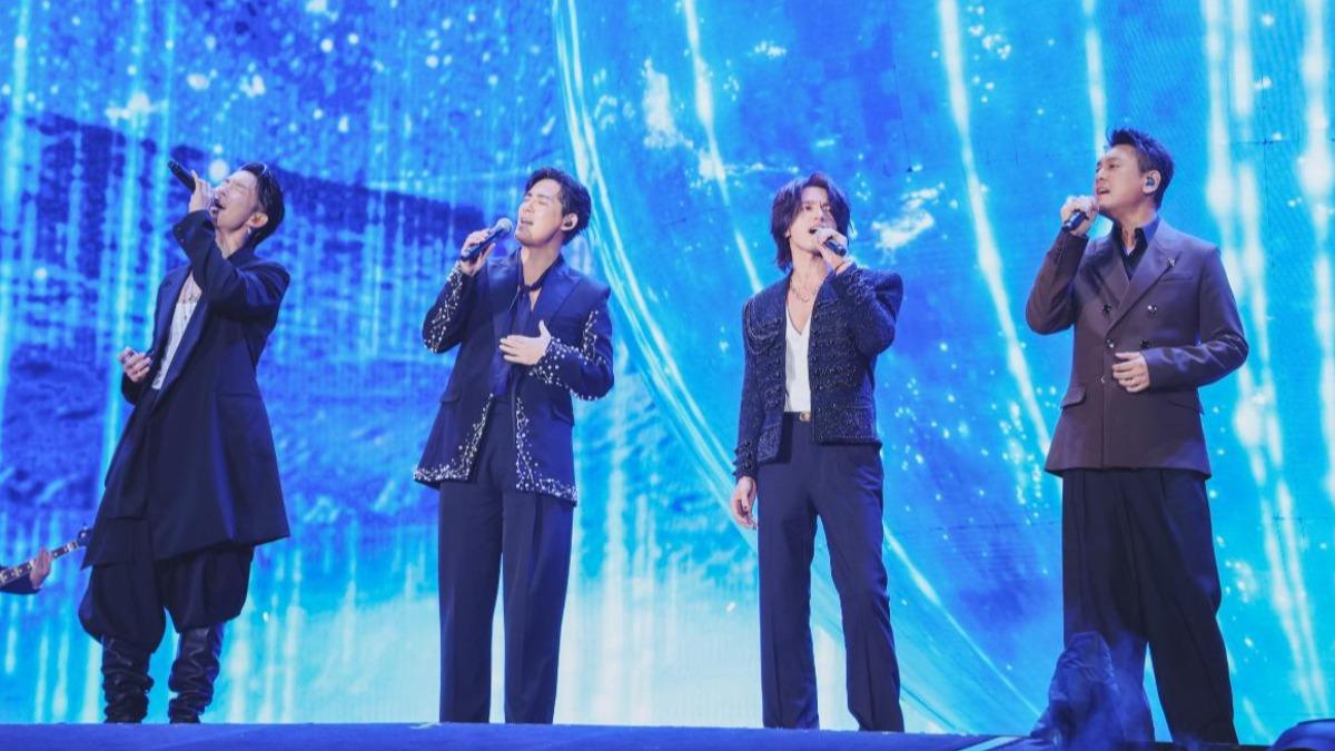 F4在五月天演唱會合體讓不少人看哭。(圖/相信音樂提供)