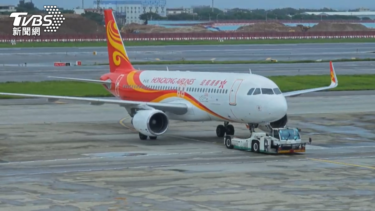 快訊/桃園機場班機頭對頭 香港航空班機走錯滑行道「倒退嚕」