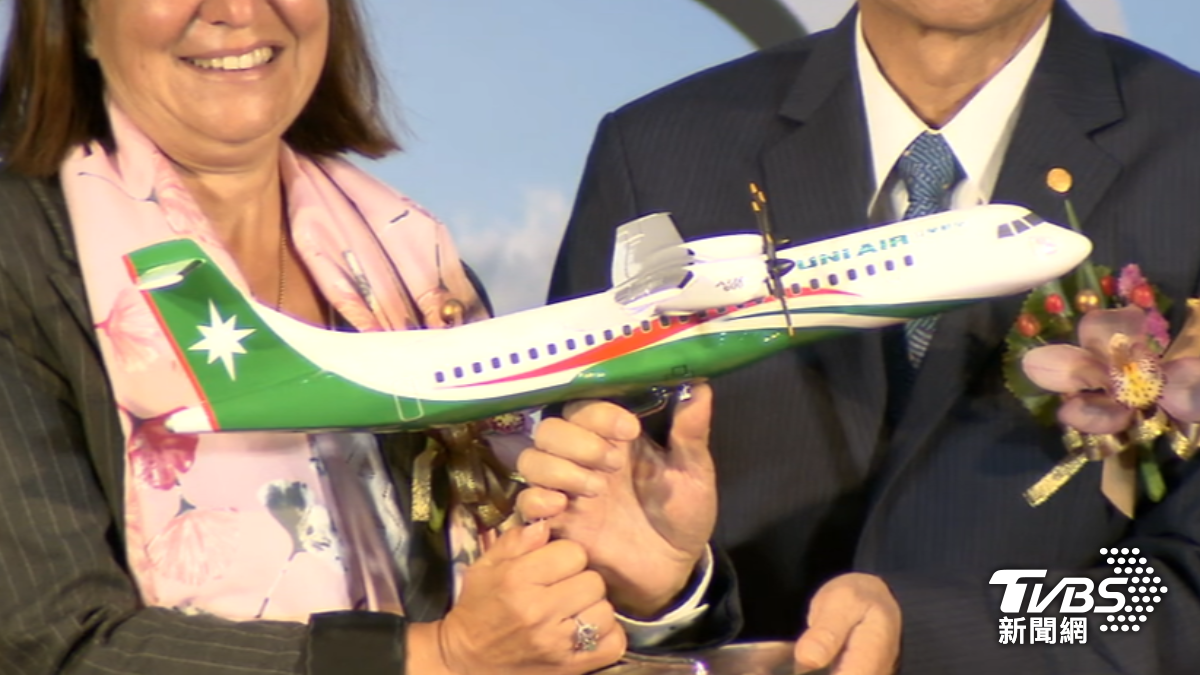 立榮航空宣布採購19架新型ATR72-600飛機。(圖/TVBS)