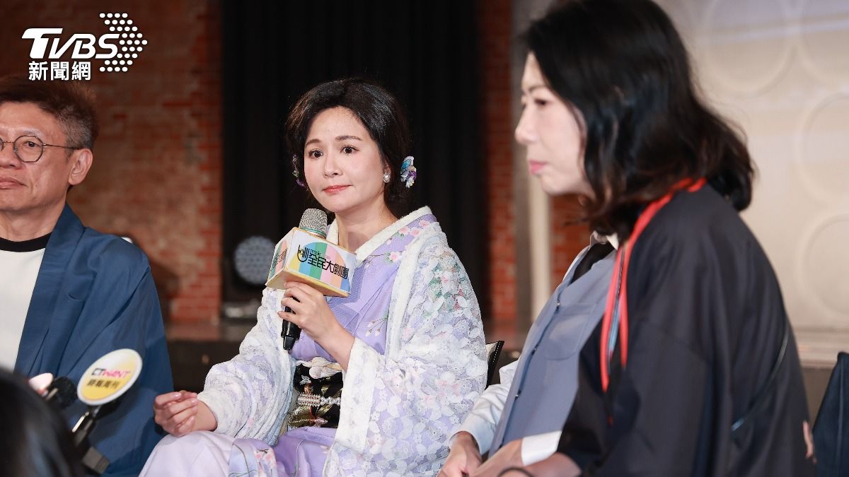 吳怡霈(中)被前經紀人背叛,首露面揭始末。(圖/黃城碩攝)