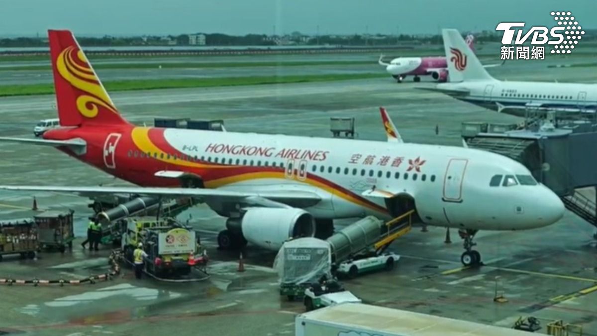 香港航空HX252班機，因塔台錯誤指示而走錯滑行道。（圖／TVBS）