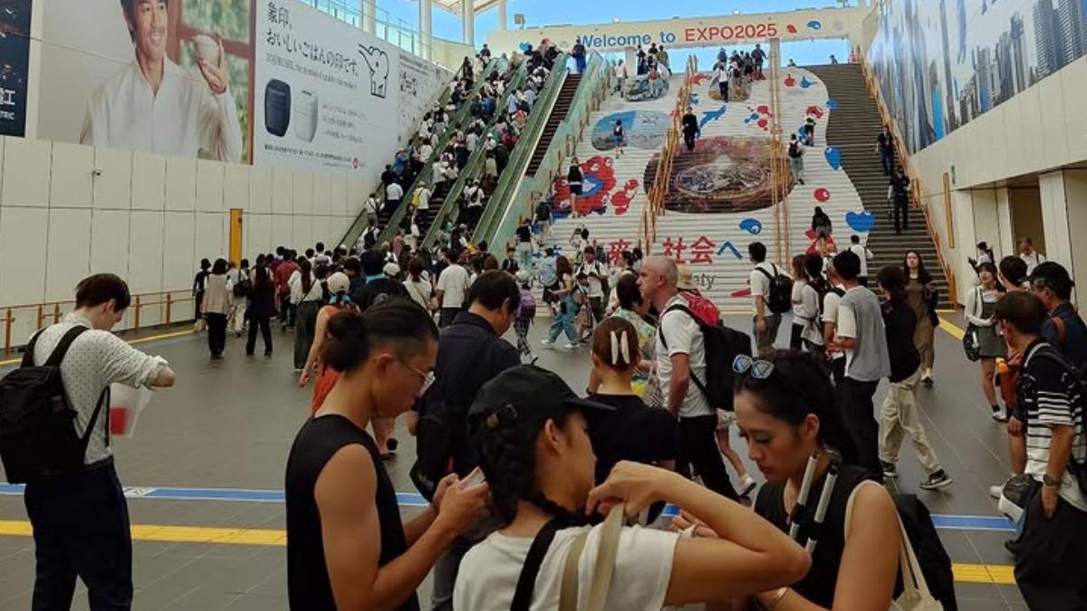 日本飆出超過36度高溫，不少台灣人逛大阪世博，直言在太陽底下很快就會滿身汗。（圖／ jay_2014jojo提供）